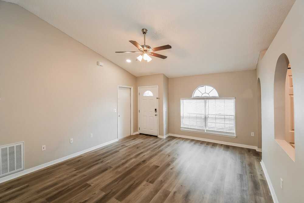 3478 Talisman Dr - Photo 4 of 16