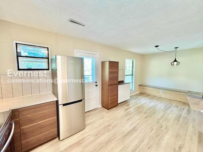 5408 Waltham Ave - Photo 3 of 25