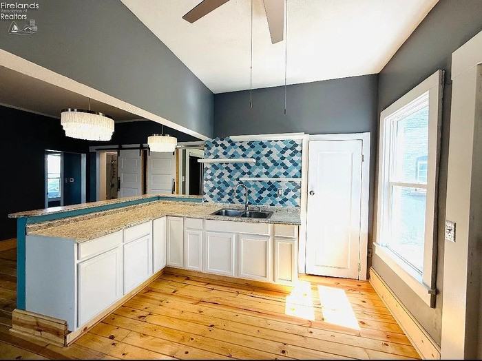 404 Reese St - Photo 6 of 7