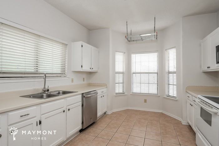 3614 Riverhead Dr - Photo 6 of 12