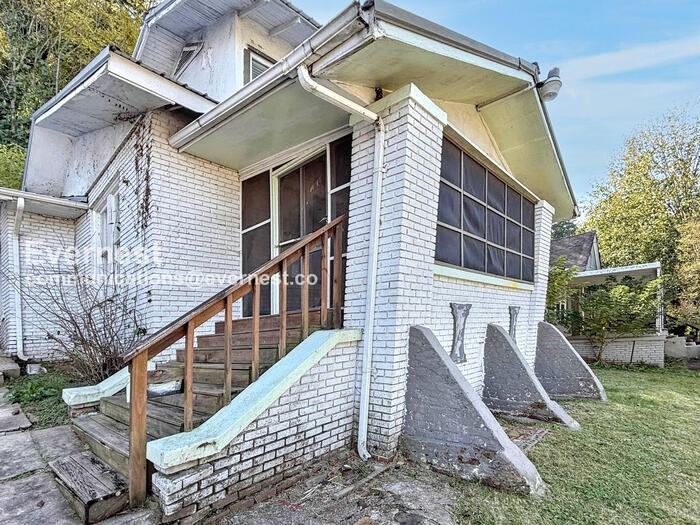 1629 16th Ave S - Photo 2 of 23