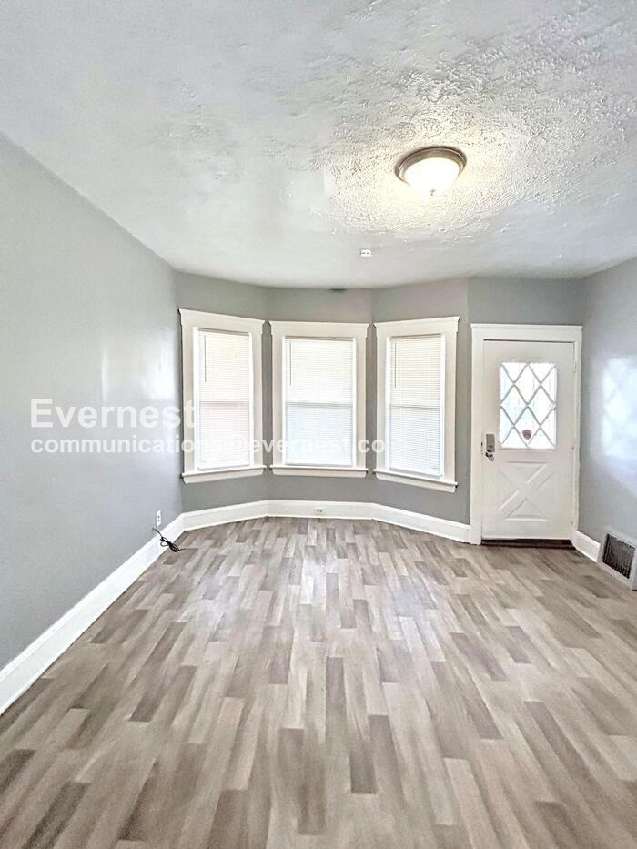 3443 Regent Rd #1 - Photo 4 of 18