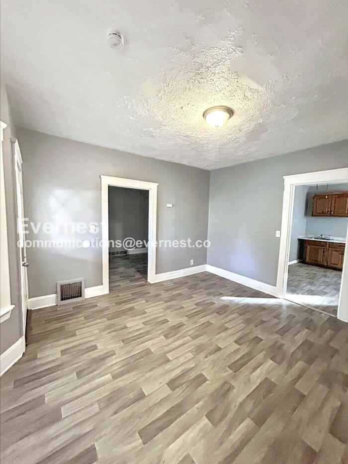 3443 Regent Rd #1 - Photo 5 of 18