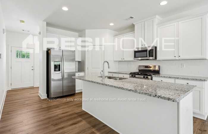 46 Seabrook Rd - Photo 3 of 19