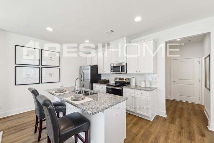 257 Delilah Aly - Photo 4 of 23