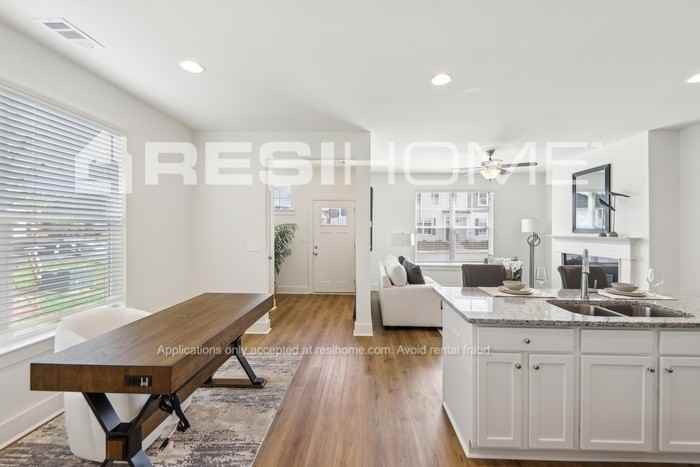 257 Delilah Aly - Photo 6 of 23