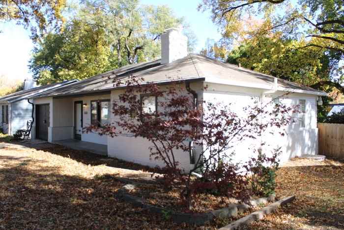 7631 Charlotte Street - Photo 3 of 29