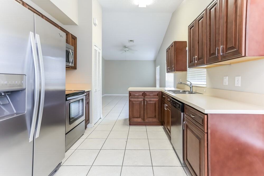 18750 Nw 1st St - Photo 6 of 12