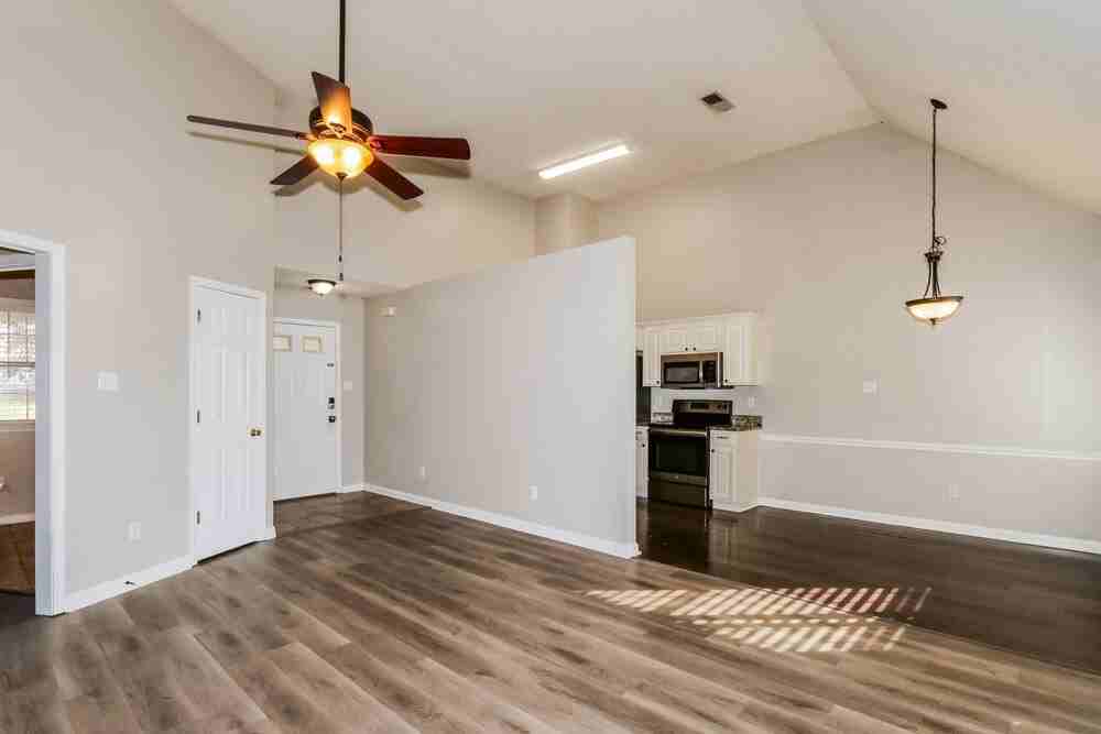 115 Winding Creek Dr - Photo 5 of 17