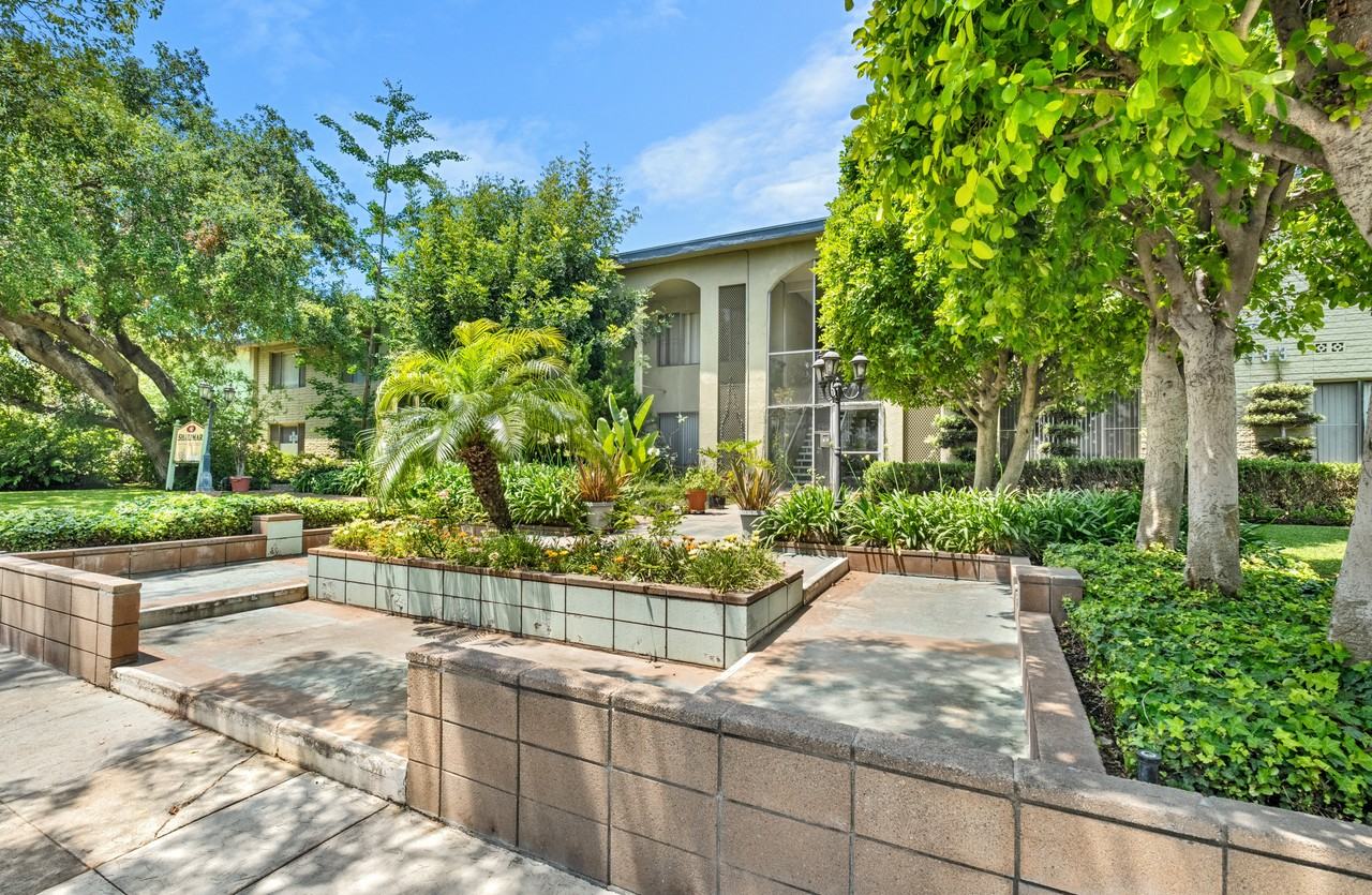 933 Arcadia Ave #G - Photo 2 of 18