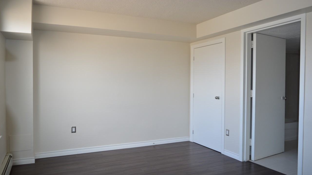 570 King Street West #201 - Photo 6 of 9