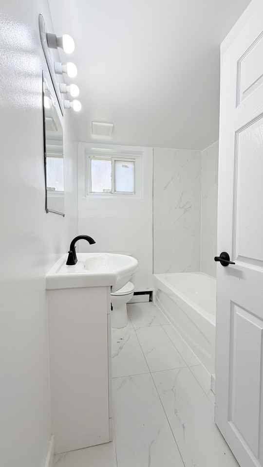 359 Hilton Ave #5 - Photo 7 of 8