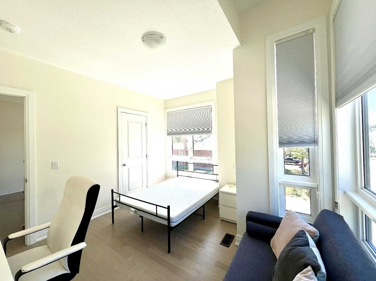 115 Bond Cres - Photo 2 of 13