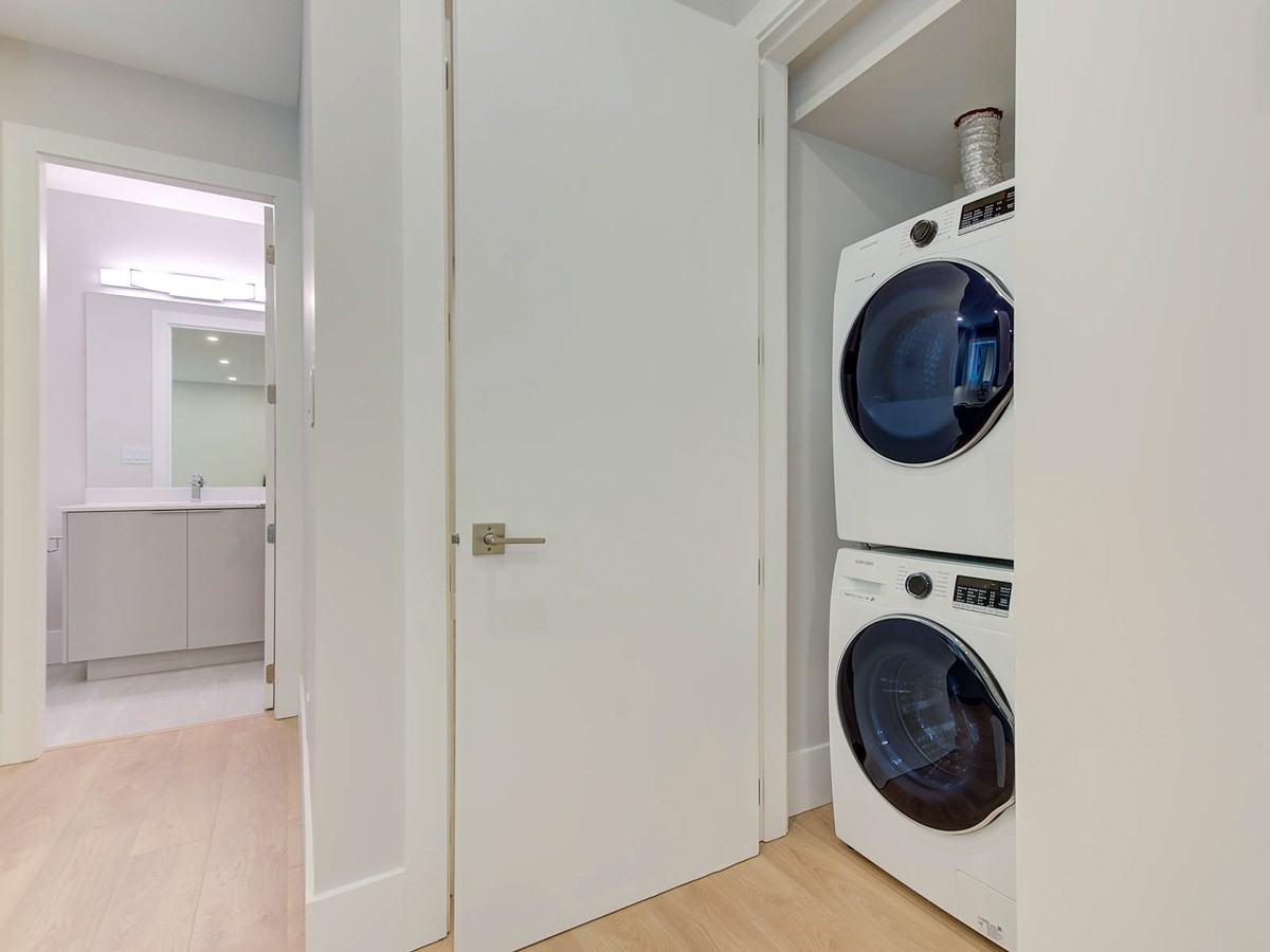 217 21st Street East - Photo 3 of 10