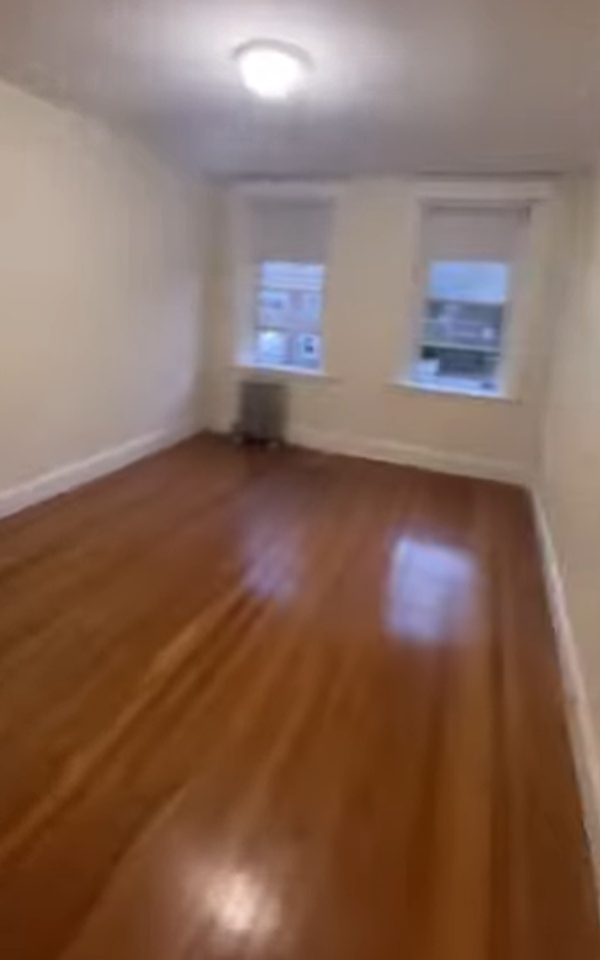 132 Washington St - Photo 5 of 14