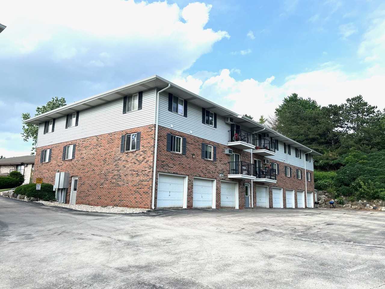 Honeysuckle Apartments - Photo 3 of 9