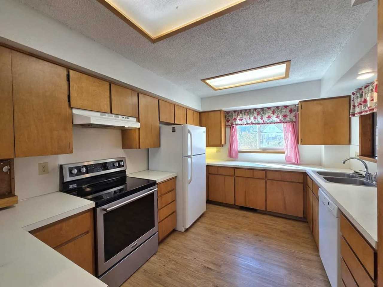 223 West Ash Street - Photo 2 of 41