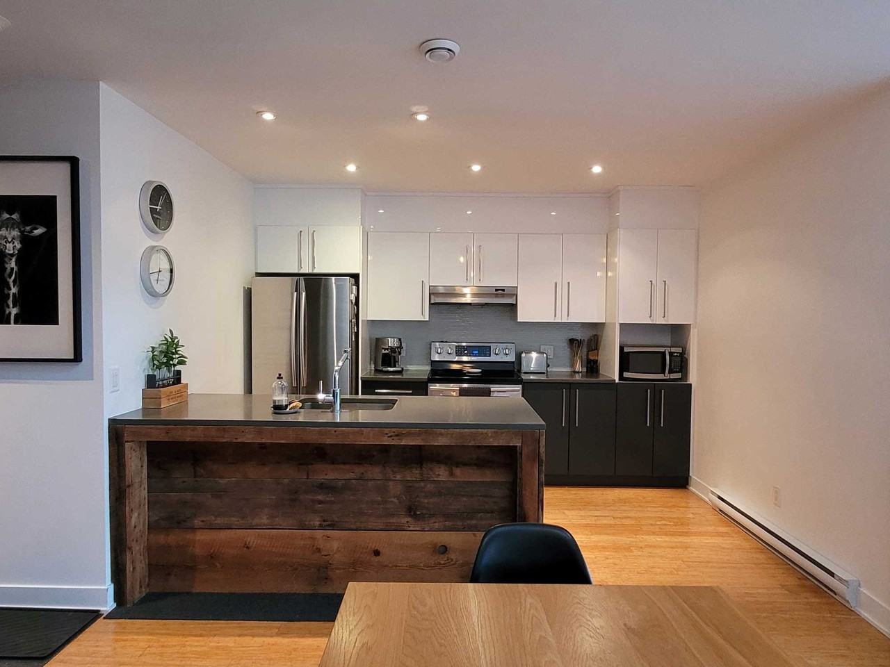 4775 Avenue Papineau - Photo 3 of 24