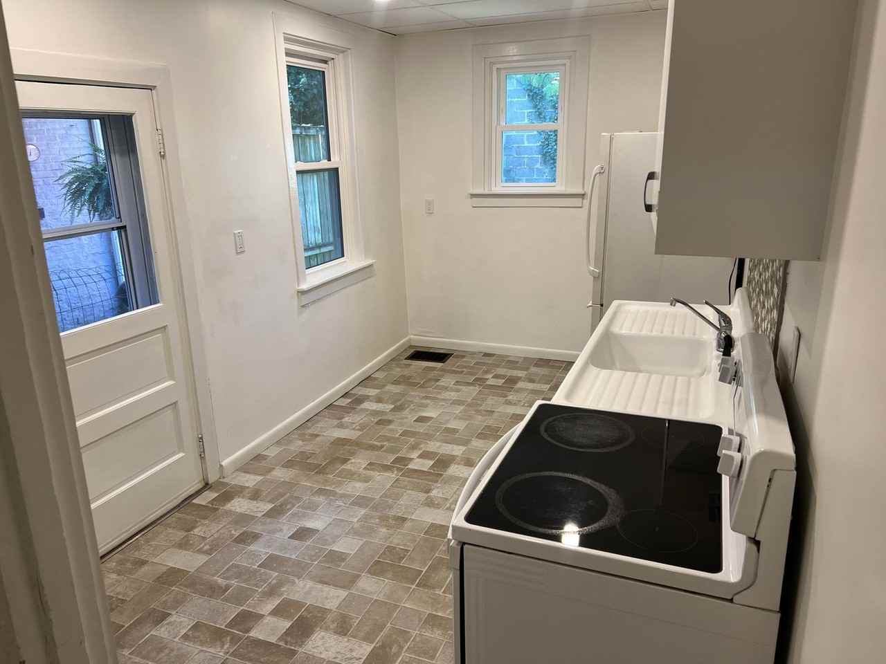 124 North Plum Street - Photo 4 of 13