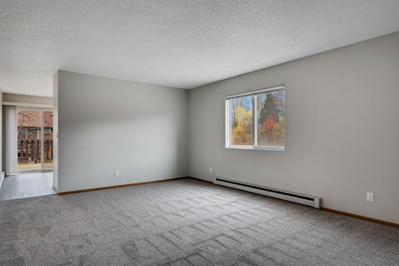 1112 10th Ave N - Photo 3 of 50