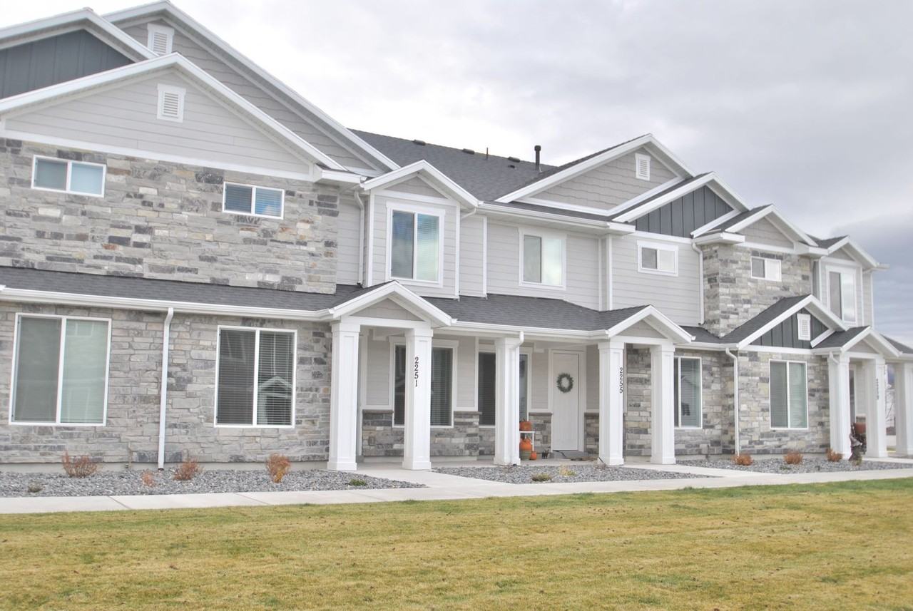 2251 S 1120 W - Photo 2 of 17