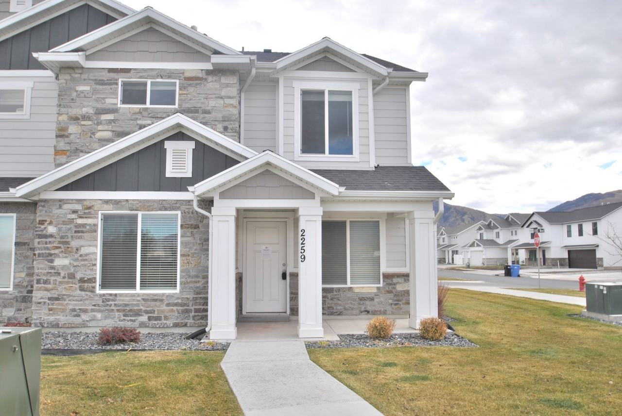 2259 S 1180 W - Photo 2 of 17