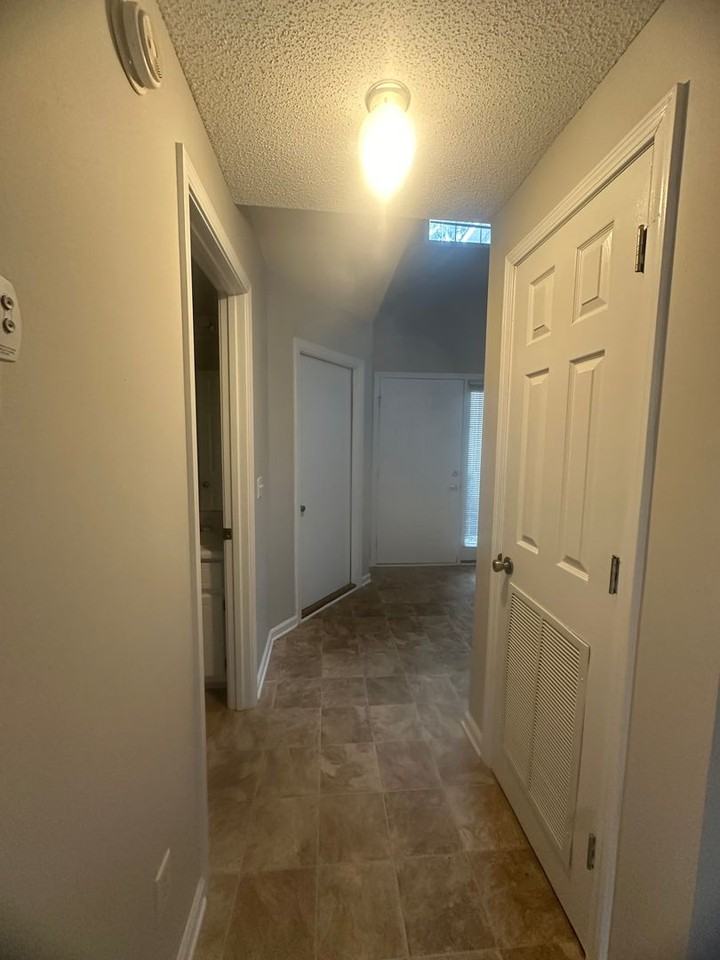 111 Commons Dr - Photo 3 of 27