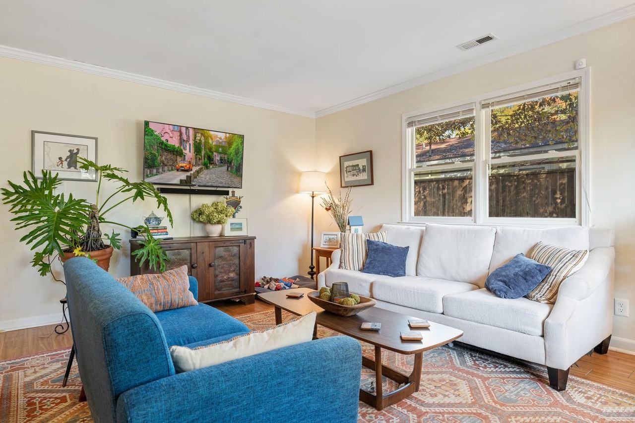 1304 Hill St - Photo 6 of 20