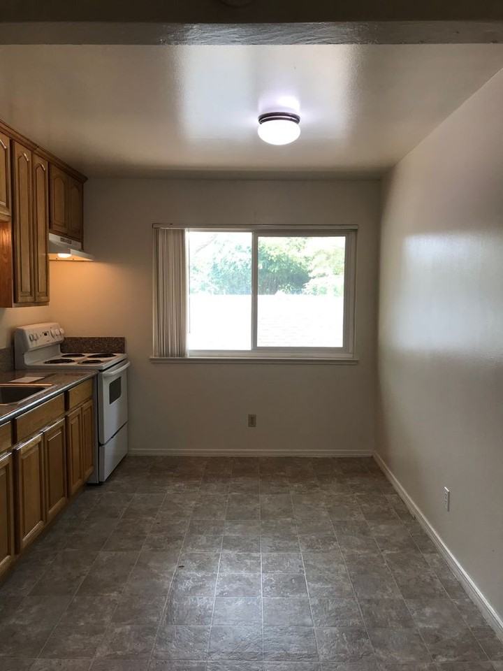 526f - Photo 3 of 12