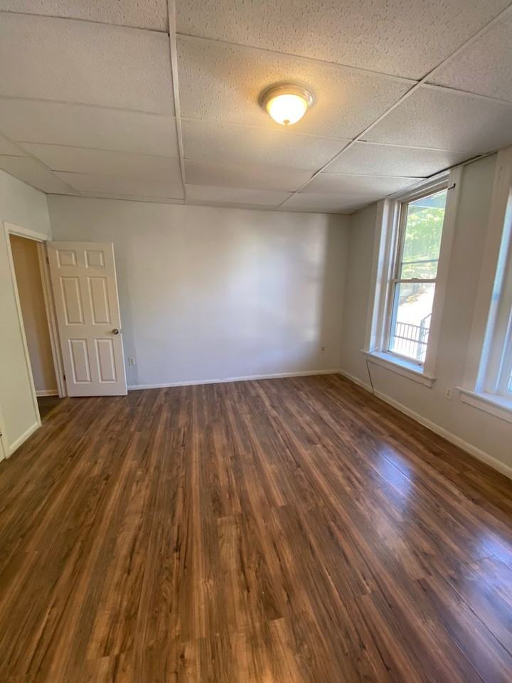 81 West Main Street - Photo 3 of 24