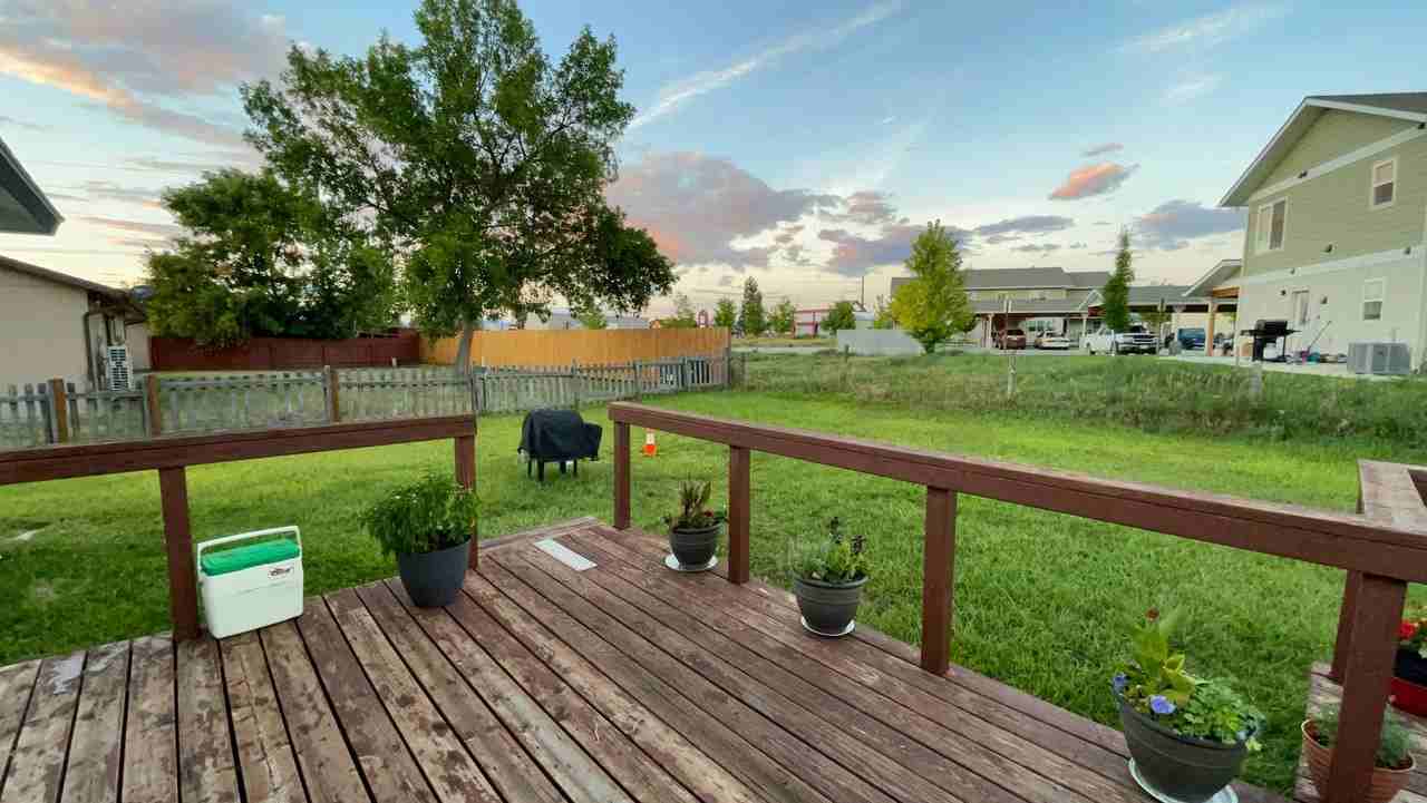 108 Winslett Ave - Photo 3 of 20