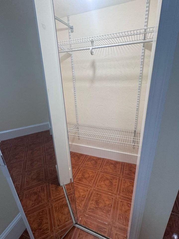 77 Babcock St - Photo 5 of 9