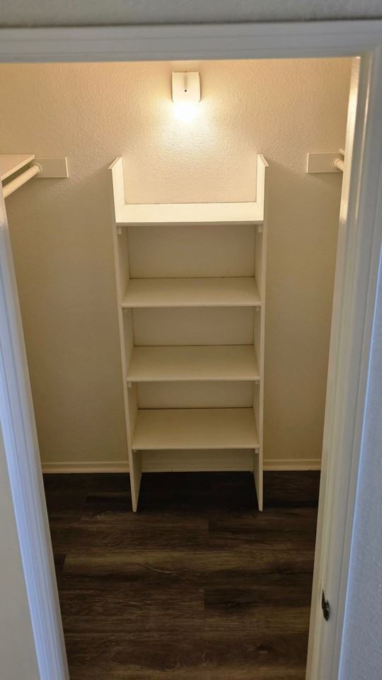 Holliston Apartments - Pasadena - Photo 7 of 7