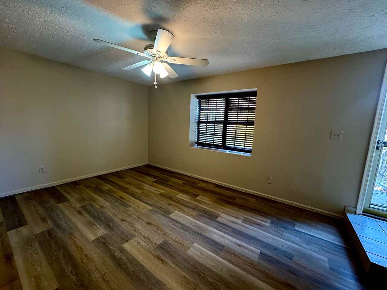 38 Beacon Ct - Photo 2 of 11