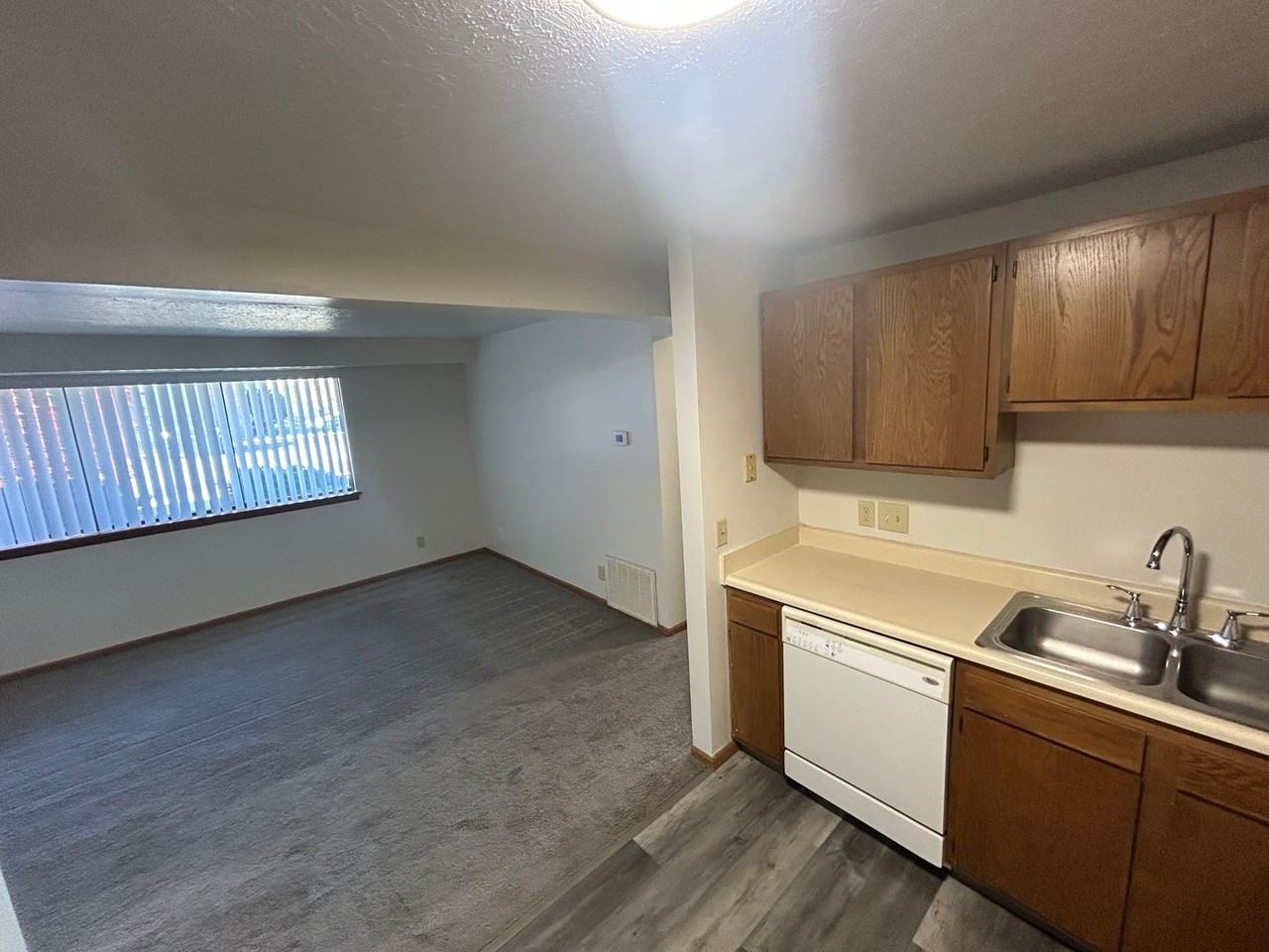 2207 Spansail Dr - Photo 3 of 10