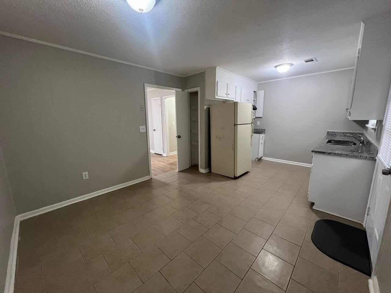 1934 Fosters Ferry Rd - Photo 5 of 18