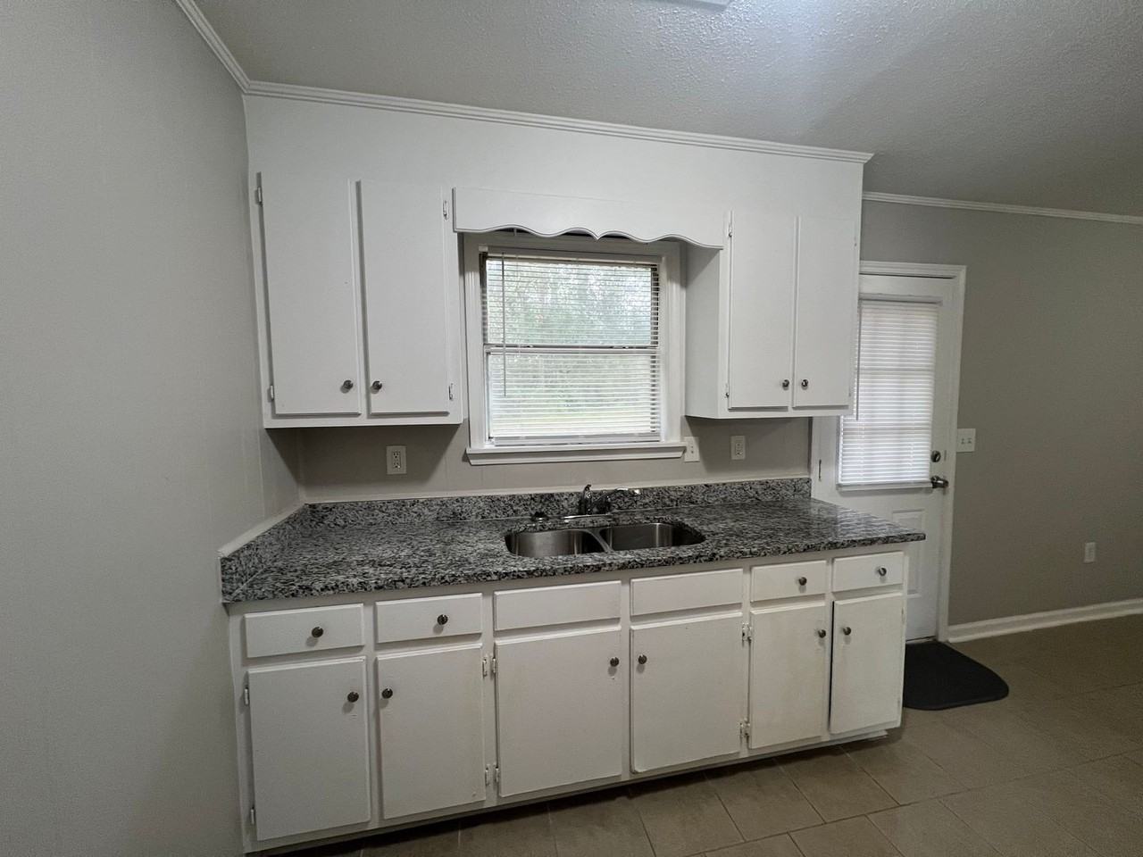 1934 Fosters Ferry Rd - Photo 7 of 18