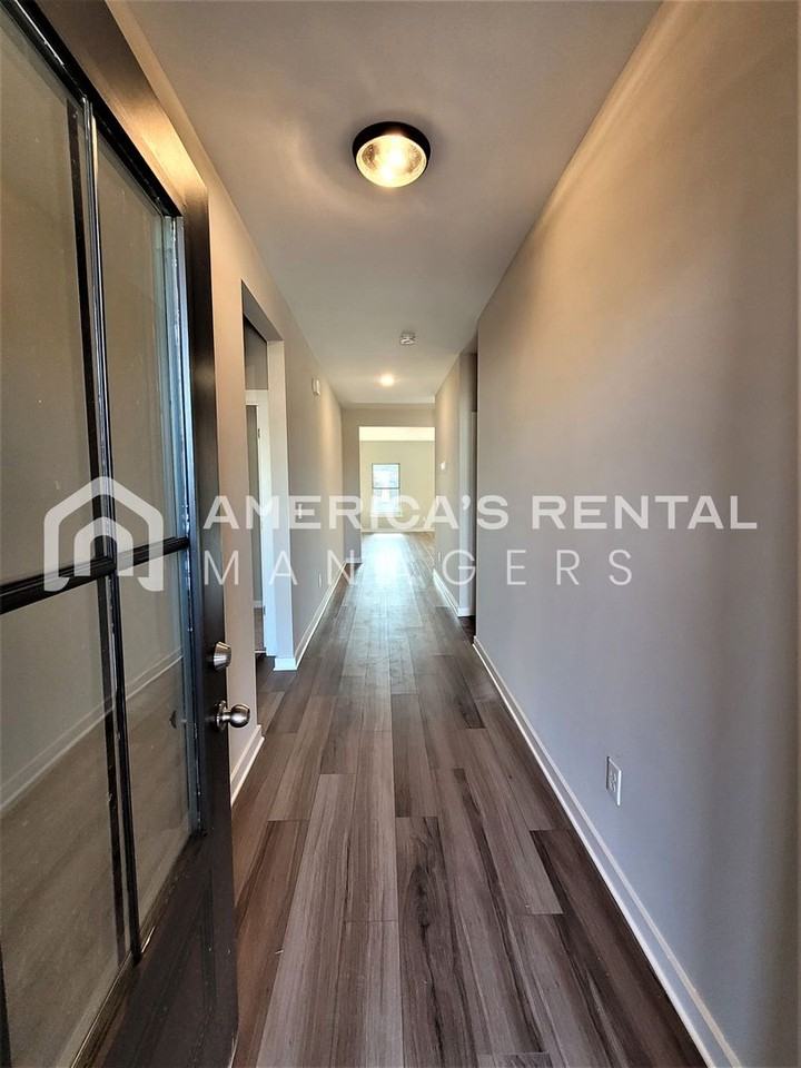 206 John Harold Dr - Photo 5 of 27