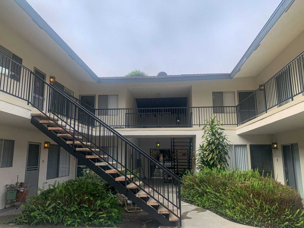 372 Freeman Ave - Photo 3 of 23