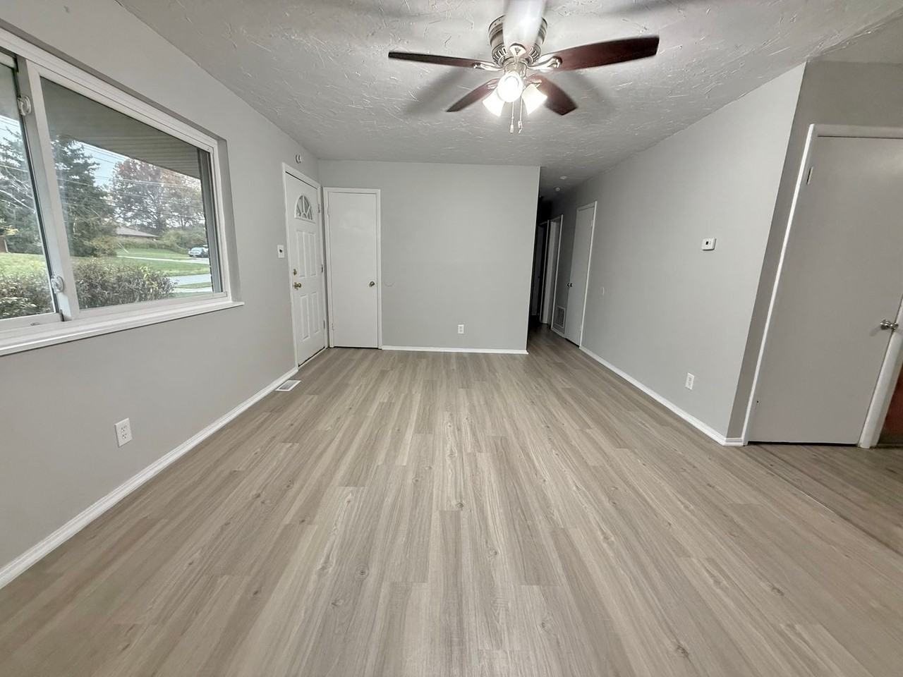 8704 Zodiac Dr - Photo 3 of 13