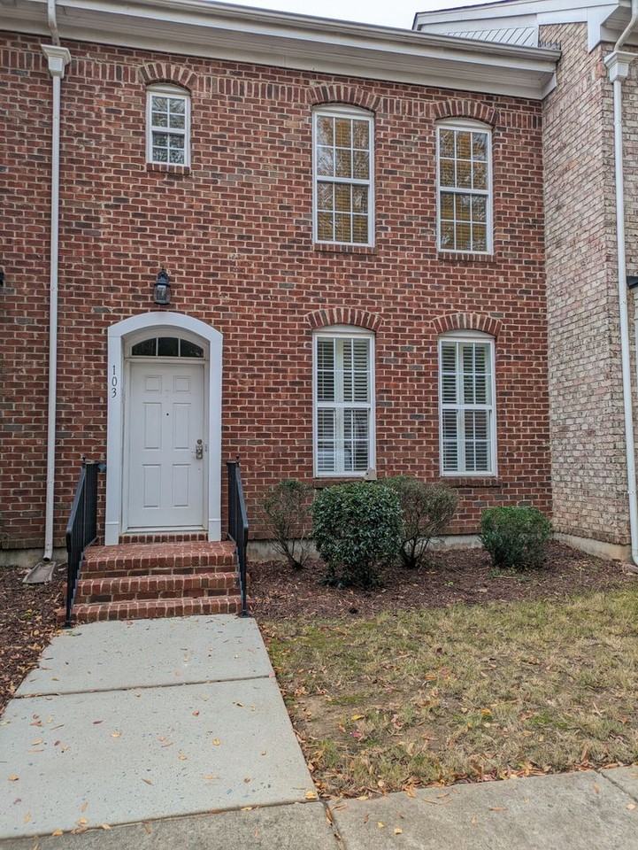 103 Chawton Ln - Photo 2 of 32