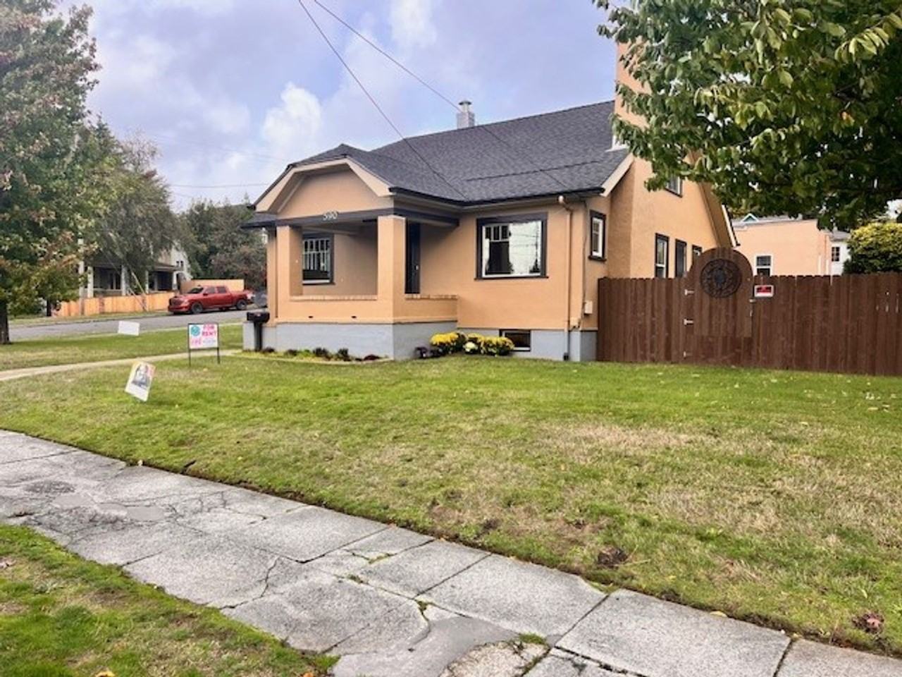 590 Johnson Ave - Photo 2 of 50