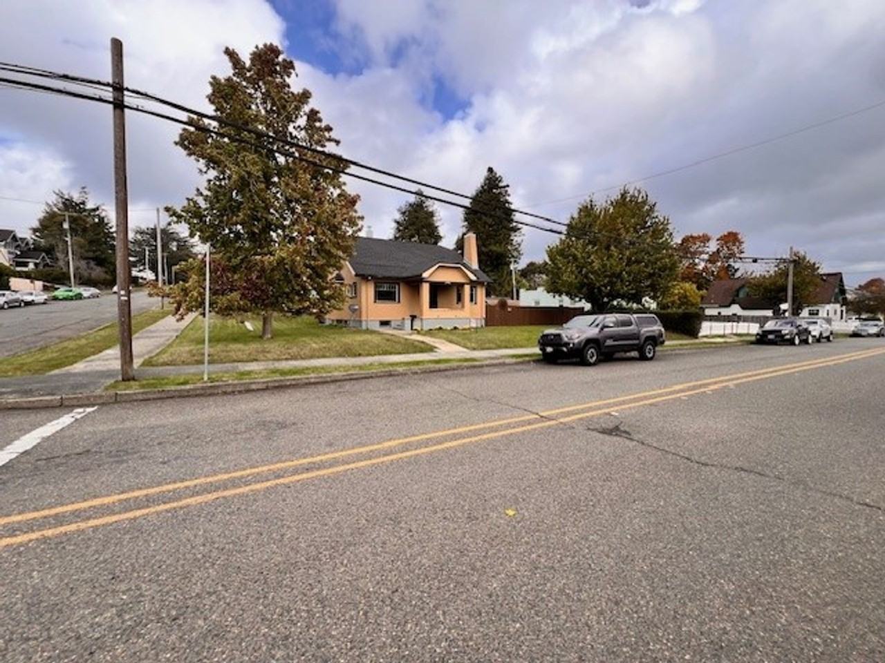 590 Johnson Ave - Photo 4 of 50