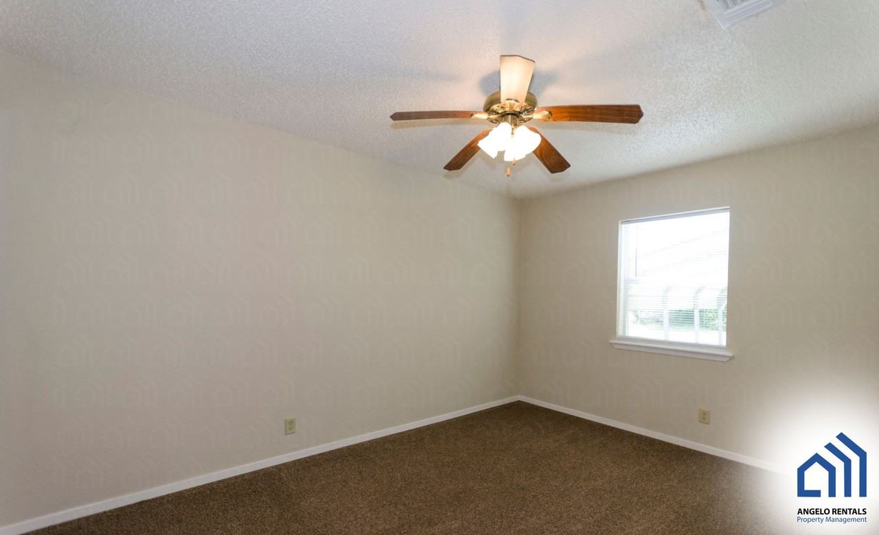 7518 Chaparral Run - Photo 2 of 7