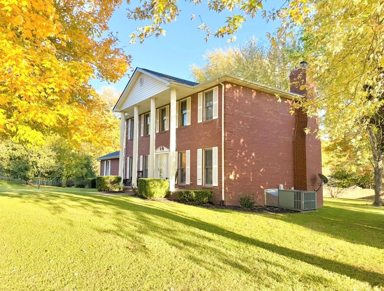 1402 E Rhett Butler Rd - Photo 3 of 49