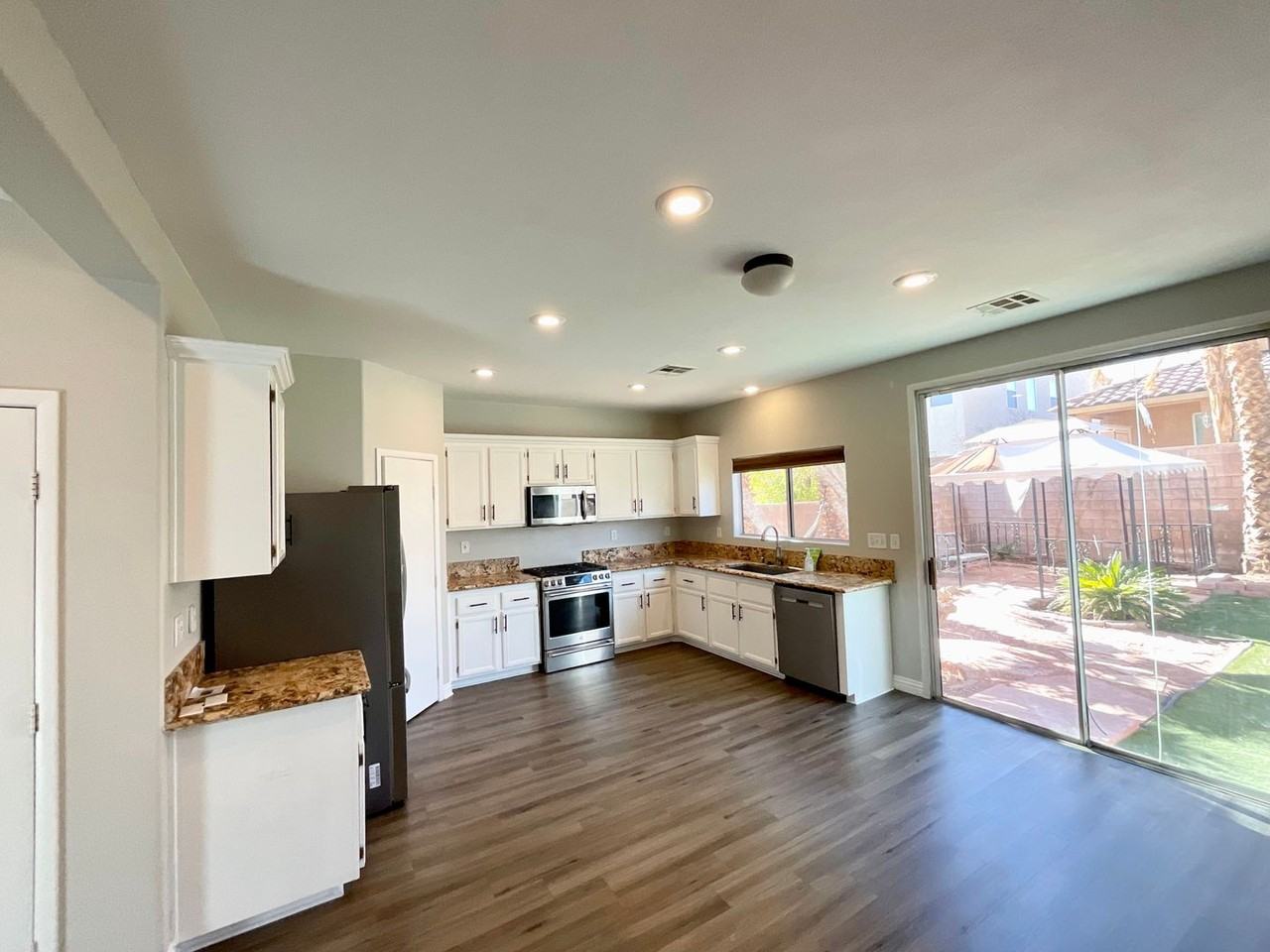 8329 Lavender Jade Ct - Photo 3 of 11