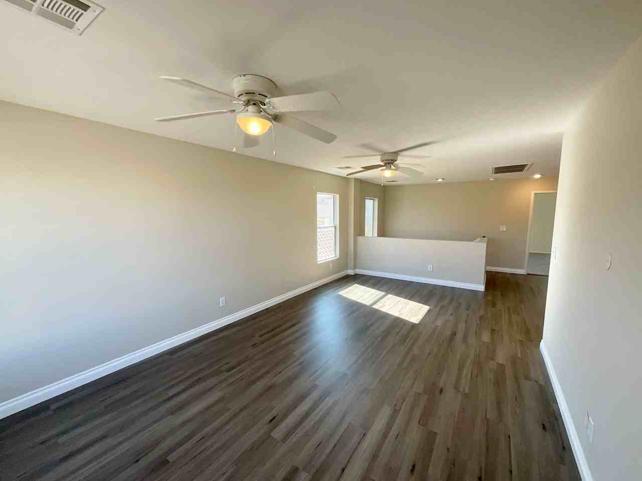 8329 Lavender Jade Ct - Photo 7 of 11