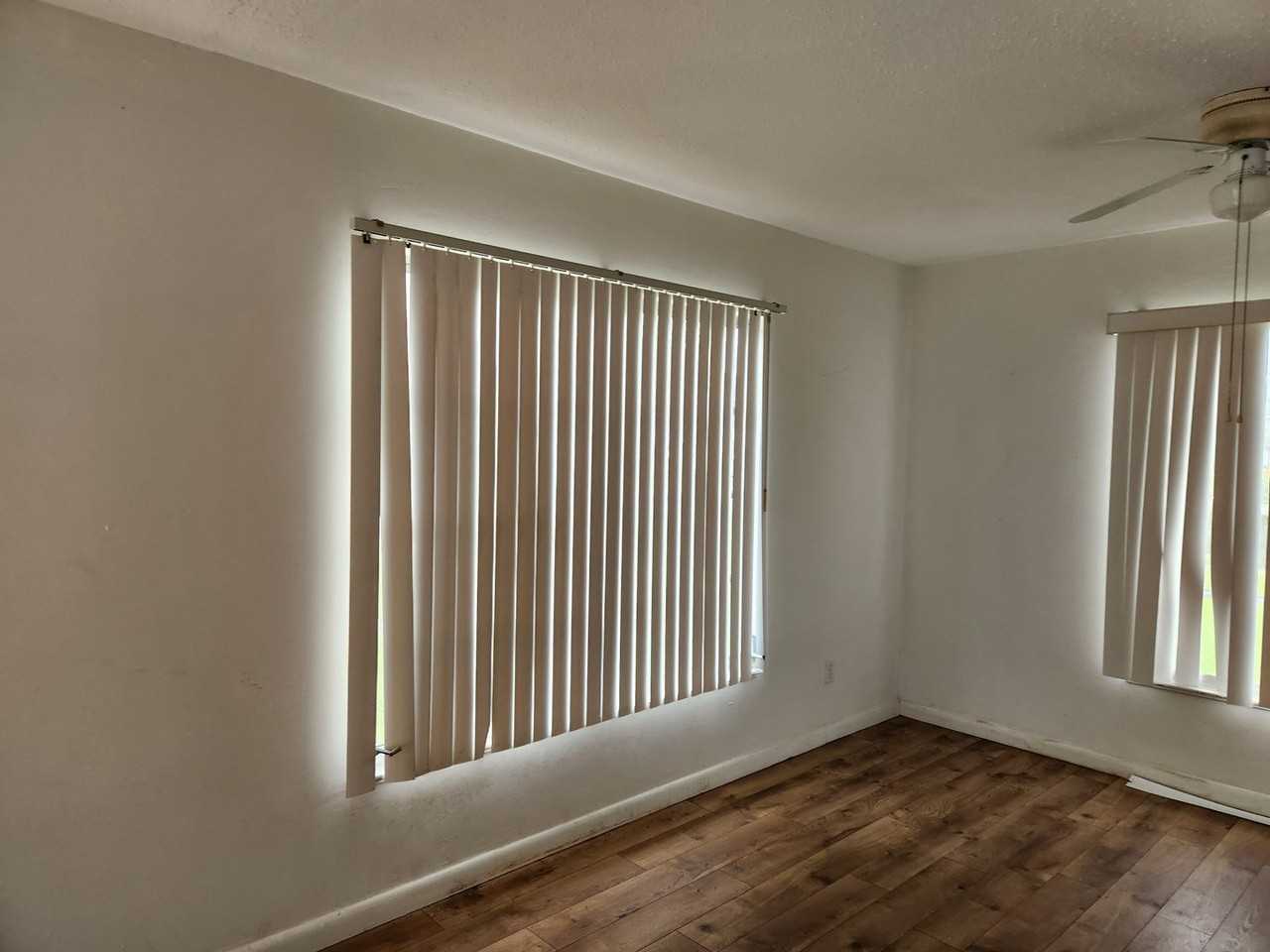 20 Hamlin Ct - Photo 2 of 2