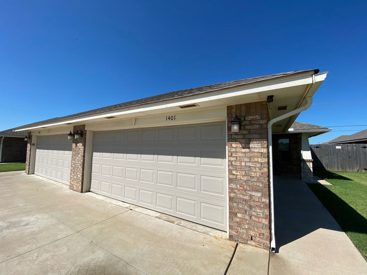 1401 Macalpine St - Photo 2 of 23