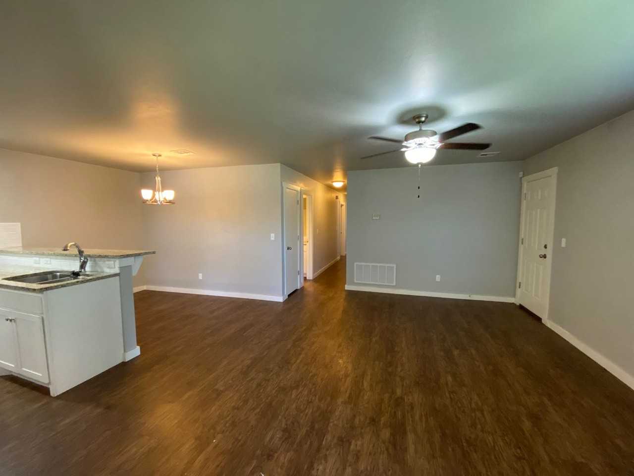 1401 Macalpine St - Photo 5 of 23